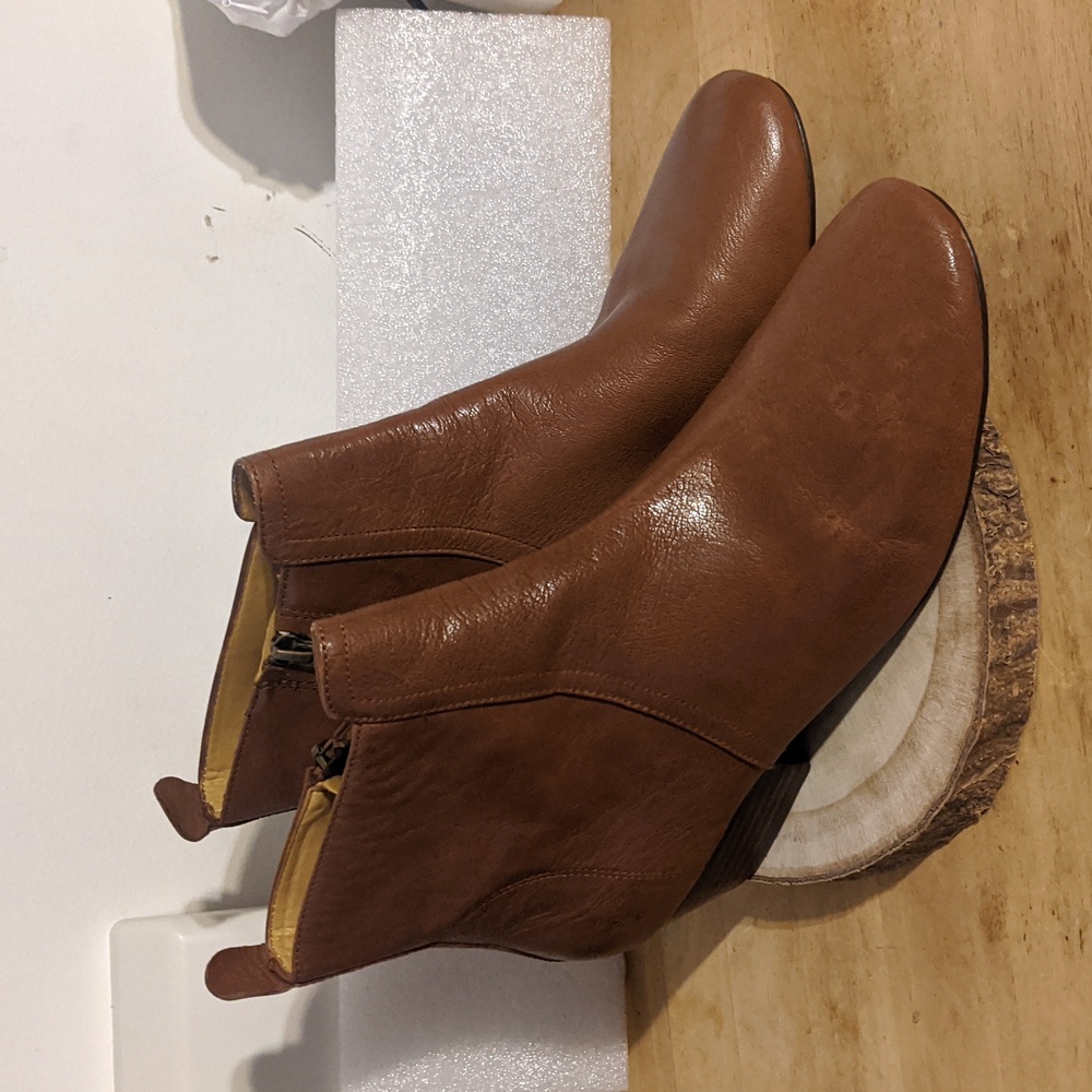 Nine West Paperlane Size 9.5 Medium Brown Leather Booties